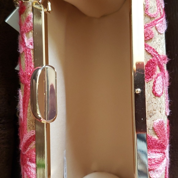 D' Margeaux New York Women's Cork Clutch - Picture 10 of 14